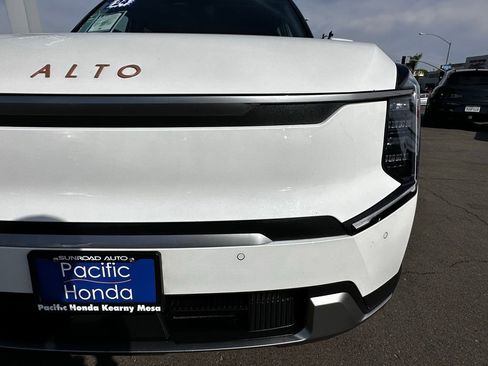 Used 2024 Kia EV9 Light Long Range RWD image 10