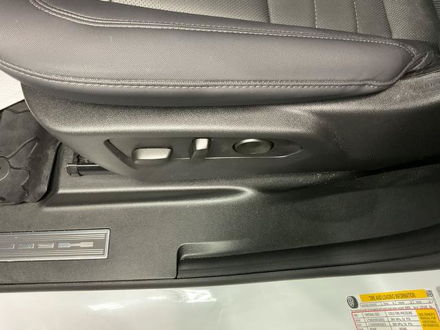Used 2025 GMC Hummer EV 3X w/ LPO, Dark Essentials Package AWD/4WD image 14