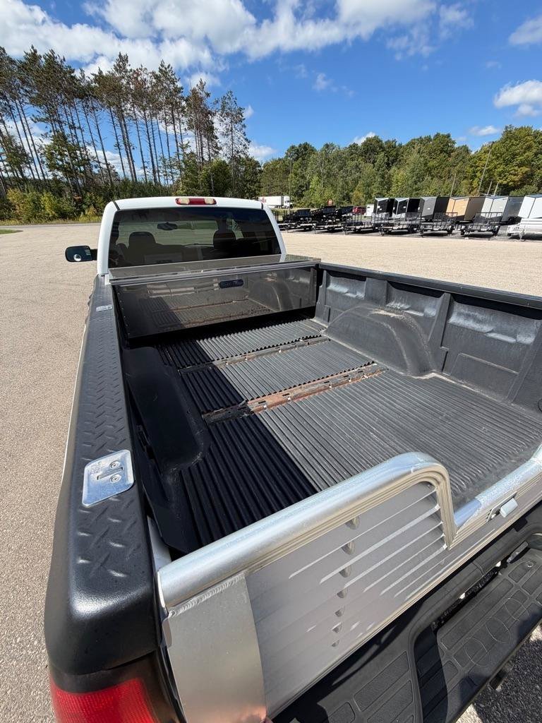 Used 2004 GMC Sierra 3500 SLT w/ Heavy-Duty Power Package AWD/4WD image 13