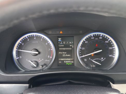 Used 2019 Toyota Highlander Limited Platinum image 3