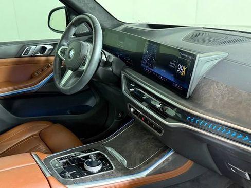 Used 2025 BMW X7 xDrive40i w/ M Sport Package AWD/4WD image 32