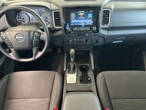 Used 2024 Nissan Frontier SV image 13