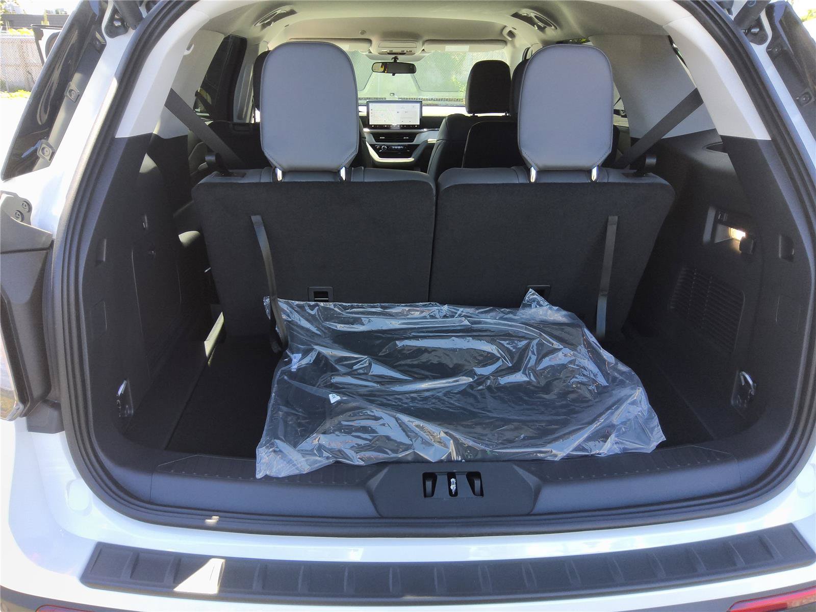 New 2026 Ford Explorer Active w/ Active Comfort Package RWD image 17