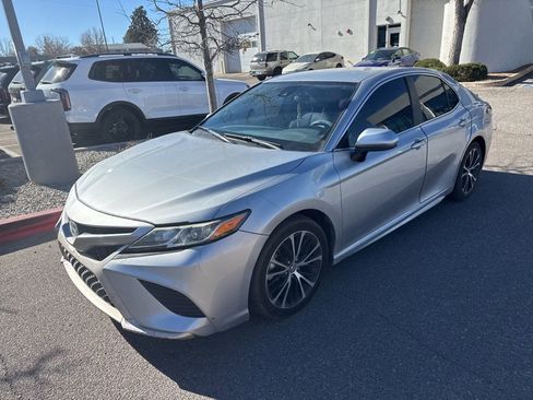 Used 2018 Toyota Camry L image 23