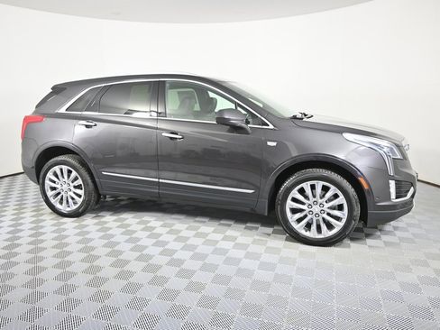 Used 2018 Cadillac XT5 Platinum w/ Driver Assist Package image 8