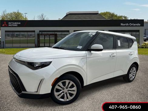 Used 2023 Kia Soul LX FWD image 1