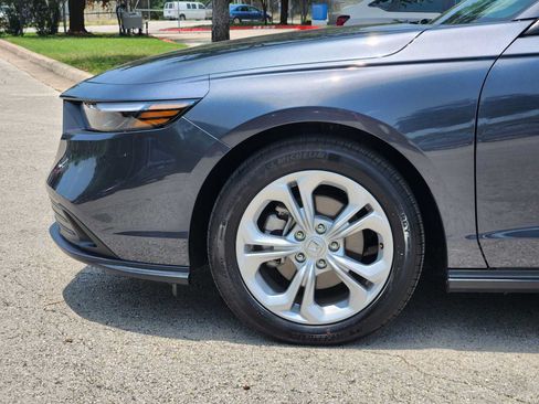 Used 2025 Honda Accord LX image 8
