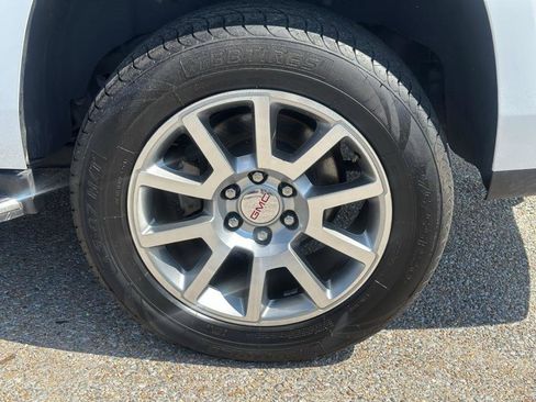 Used 2018 GMC Yukon Denali image 10