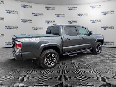 Used 2020 Toyota Tacoma TRD Sport image 5