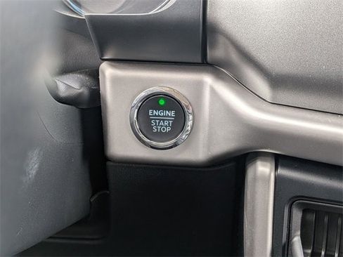 Used 2024 Ford Expedition XLT image 15