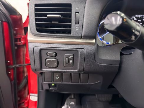 Used 2014 Lexus CT 200h FWD image 32
