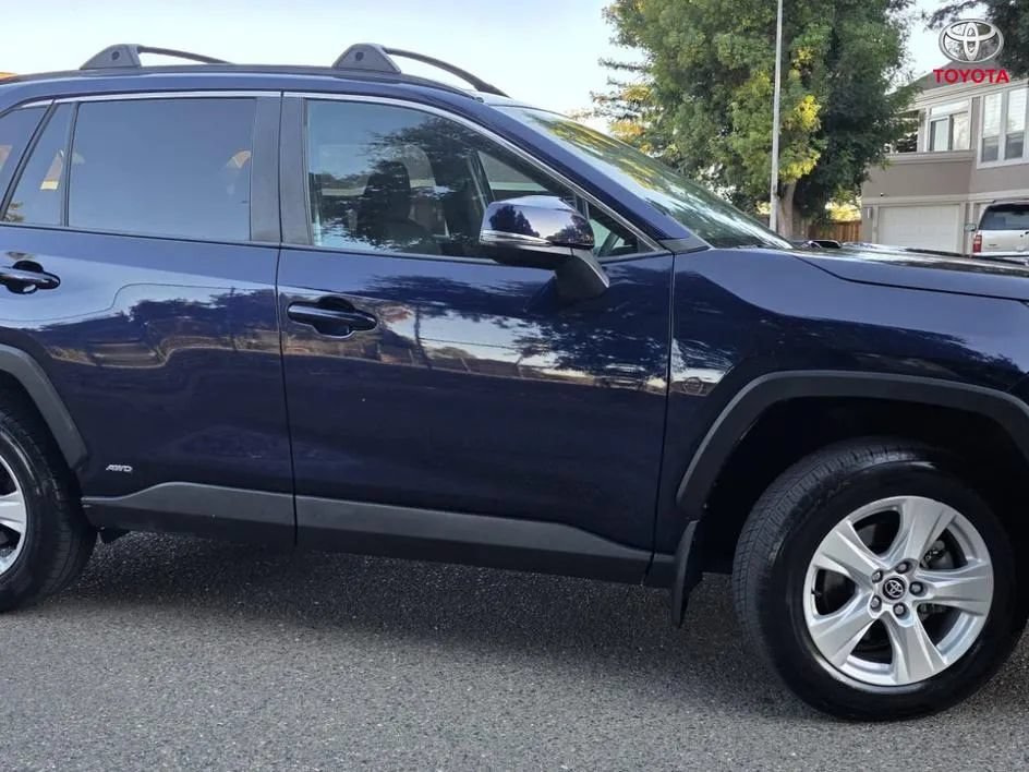 Used 2020 Toyota RAV4 XLE w/ Convenience Package AWD/4WD image 15
