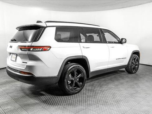 Used 2023 Jeep Grand Cherokee L Limited w/ Black Appearance Package RWD image 8