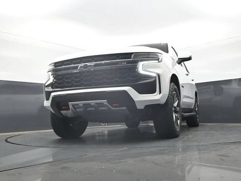 Used 2022 Chevrolet Tahoe Z71 w/ Luxury Package AWD/4WD image 26