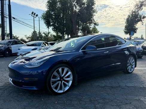 Used 2018 Tesla Model 3 Long Range AWD/4WD image 3