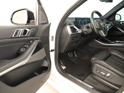 Used 2024 BMW X5 sDrive40i w/ M Sport Package image 14