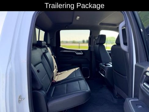 Used 2023 Chevrolet Silverado 1500 LT AWD/4WD image 10