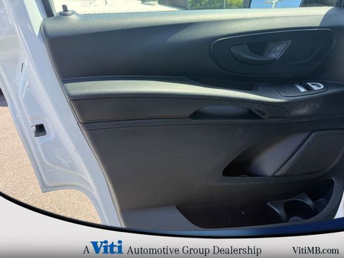 Used 2023 Mercedes-Benz Metris image 16