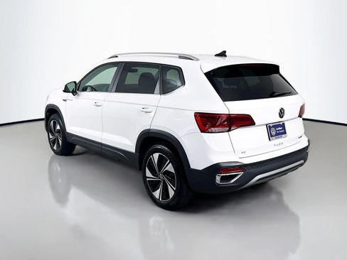 Certified 2024 Volkswagen Taos SE AWD/4WD image 3