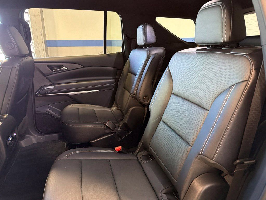 Used 2026 Chevrolet Traverse LT w/ Driver Confidence Package AWD/4WD image 23