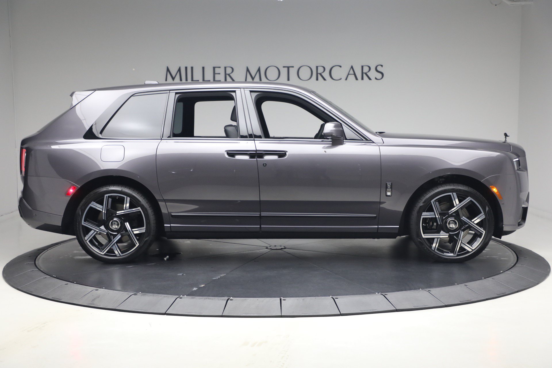 New 2027 Rolls-Royce Cullinan Black Badge AWD/4WD image 10