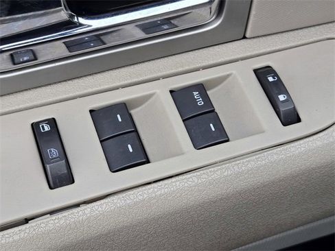 Used 2010 Ford F150 XLT image 13