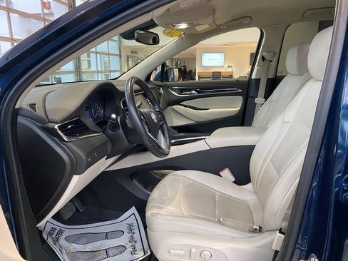 Used 2024 Buick Enclave Essence image 13