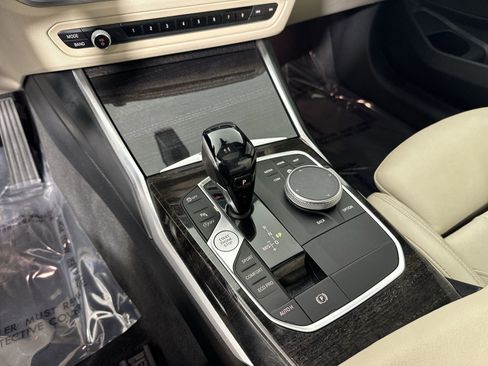 Used 2021 BMW 330i xDrive Sedan w/ Premium Package image 18