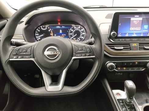 Used 2023 Nissan Altima 2.5 SV image 22