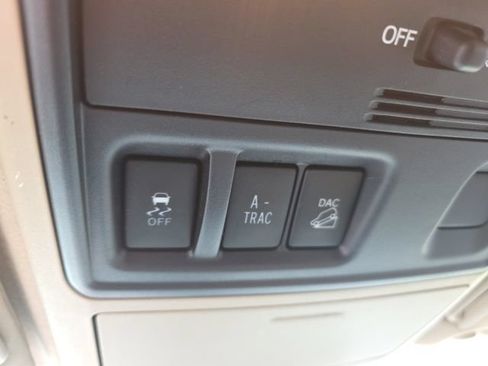Used 2016 Toyota 4Runner SR5 AWD/4WD image 26