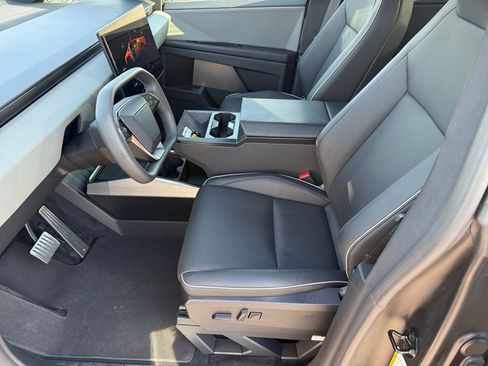 Used 2025 Tesla Cybertruck AWD Crew Cab image 10
