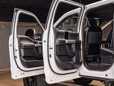 Used 2019 Ford F250 Platinum w/ Platinum Ultimate Package image 30