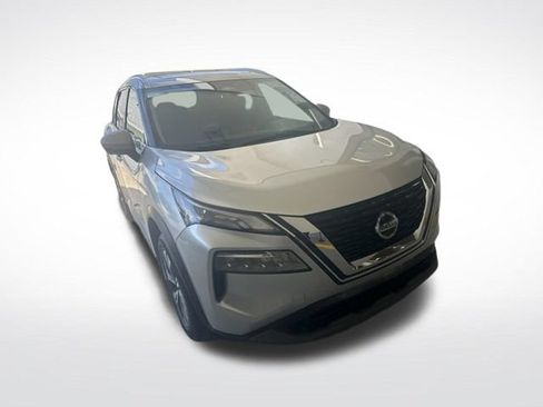 Used 2021 Nissan Rogue SV w/ Premium Package FWD image 5