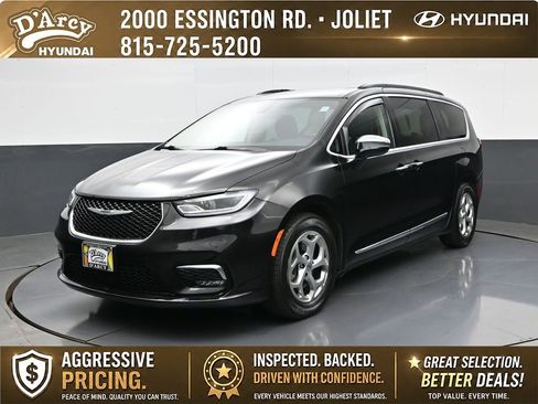 Used 2023 Chrysler Pacifica Limited FWD image 1