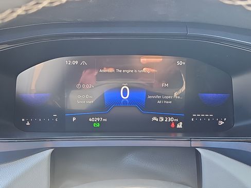 Certified 2023 Volkswagen Taos SE w/ Panoramic Sunroof Package image 18