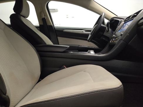 Used 2020 Ford Fusion SE w/ Equipment Group 151A FWD image 21