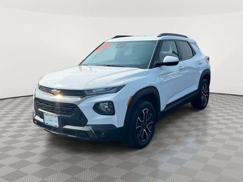 Used 2023 Chevrolet TrailBlazer ACTIV w/ Convenience Package AWD/4WD image 3