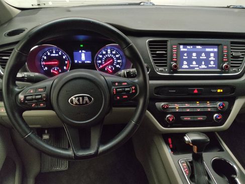 Used 2019 Kia Sedona EX FWD image 22