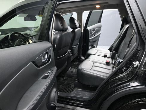 Used 2017 Nissan Rogue SL w/ SL Premium Package image 16