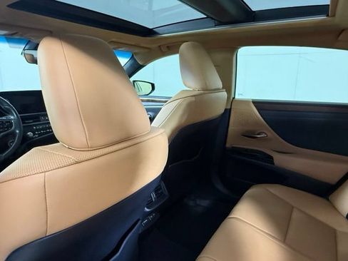Used 2024 Lexus ES 350 w/ Premium Package FWD image 27