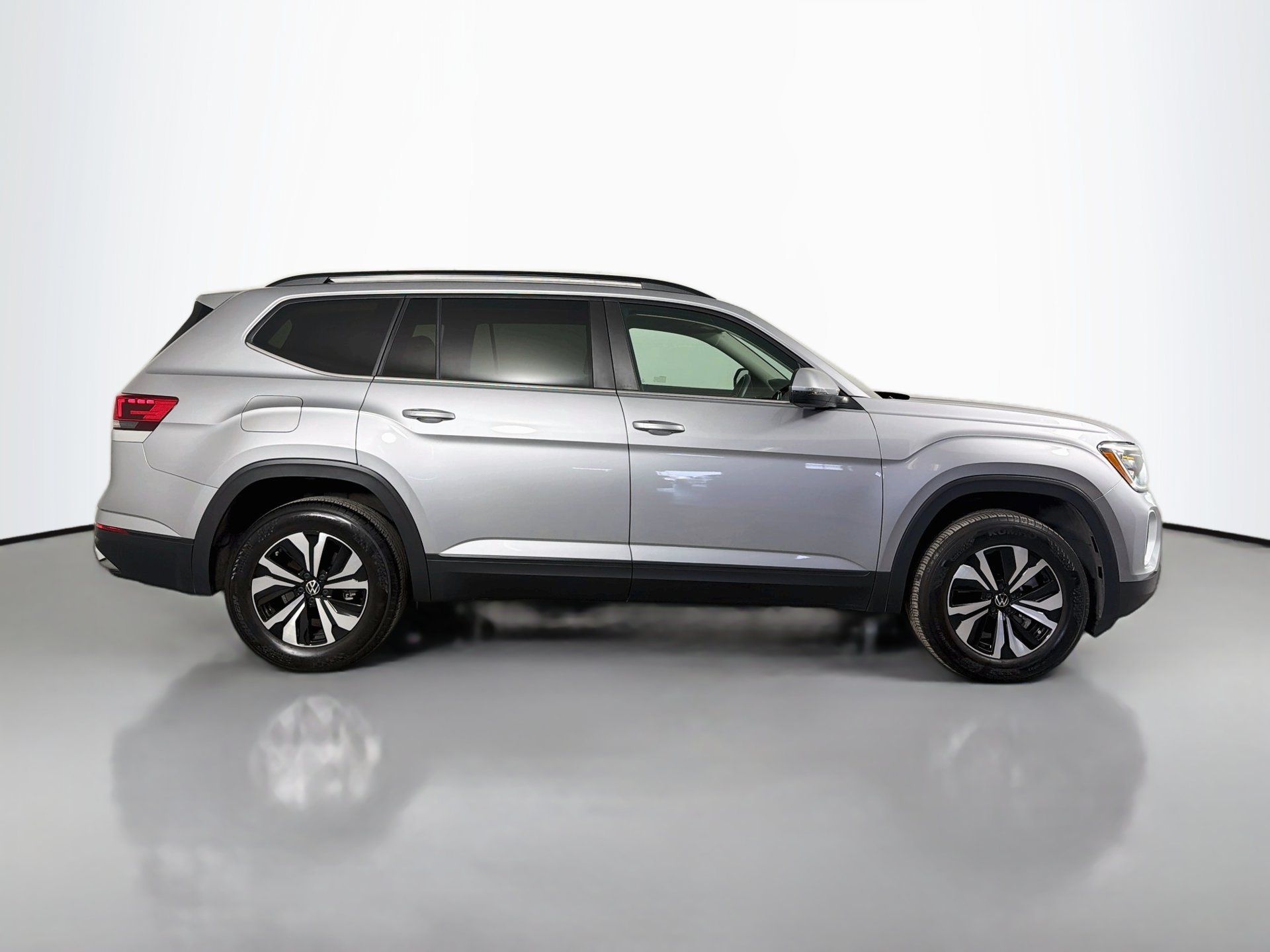 Certified 2024 Volkswagen Atlas SE FWD image 4