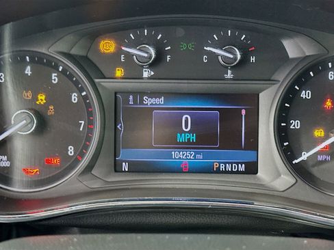 Used 2019 Buick Encore Sport Touring AWD/4WD image 12
