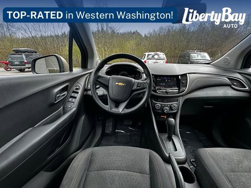 Used 2018 Chevrolet Trax LS FWD image 18
