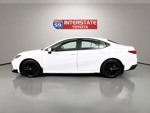 Certified 2025 Toyota Camry SE w/ Convenience Package image 4