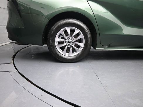 Used 2023 Toyota Sienna XLE image 10