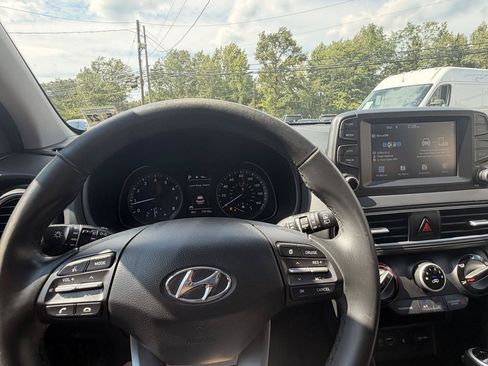 Used 2021 Hyundai Kona SEL Plus AWD/4WD image 29