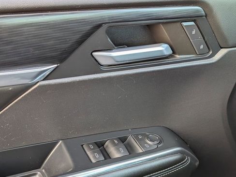 Used 2024 GMC Acadia Elevation image 19