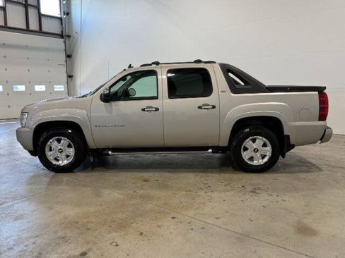 Used 2008 Chevrolet Avalanche LTZ AWD/4WD image 12