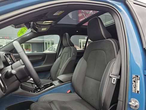 Used 2023 Volvo XC40 Recharge Ultimate w/ Protection Package Premier AWD/4WD image 18
