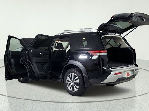Used 2025 Nissan Pathfinder SL FWD image 12